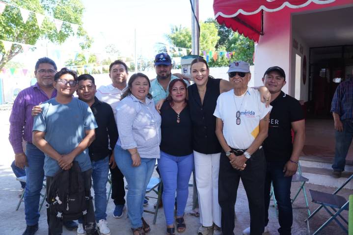 Cecilia Patrón celebra el fin de un año de intenso trabajo con servidores públicos del Ayuntamiento de Mérida