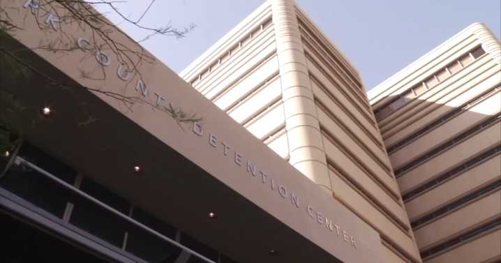 Las Vegas police officer arrested on domestic violence