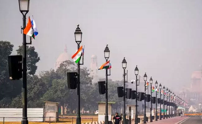 Putin arrives this evening; both sides to ink several agreements...