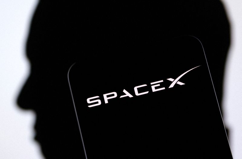 SpaceX insider share sale sets $800 billion valuation, Bloomberg News reports