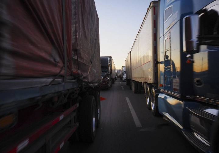 Agricultores de Chihuahua mantienen bloqueos por reformas a Ley de Aguas