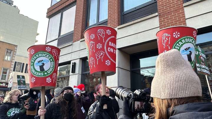 Starbucks to pay $35M to NYC workers in settlement as ongoing strike draws pols to picket line