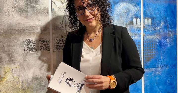 Raquel Paiz publica el poemario ‘Piel muda’, donde muestra una exploración poética de la memoria, el silencio y la propia identidad