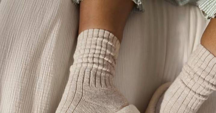 Best Winter Socks: Bombas, Barefoot Dreams, Quince, Smartwool + More
