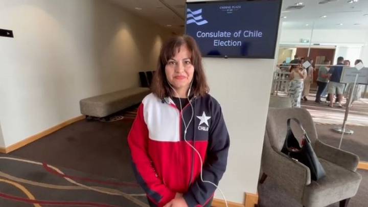 Arrancó la segunda vuelta presidencial: Primera chilena en votar en todo el mundo emitió su sufragio en Nueva Zelanda
