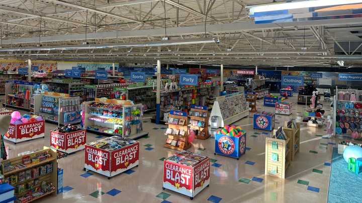 ‘Roofman’: Building Fully-Functioning Toys ‘R’ Us Store Set