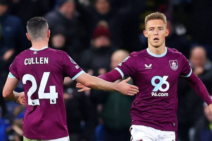 Oliver Sonne volvió a tener minutos en la Premier League y marcó con el Burnley [Video]