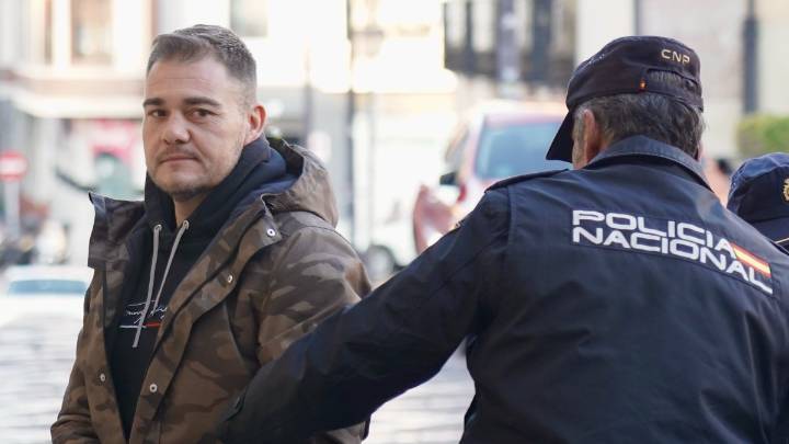 El acusado de matar a su padre de una paliza en un pueblo de León: "Soy consciente de que he sido yo"