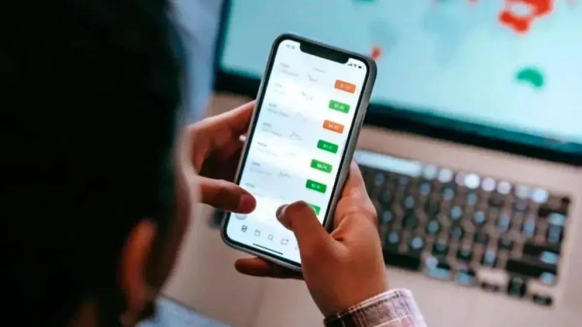 Caputo confirmó que la Argentina vuelve al mercado de capitales con un bono para pagar deuda