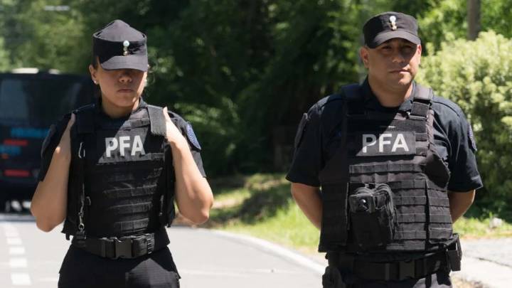 Encontraron 45 autos de lujo en un allanamiento vinculado a dirigentes de AFA