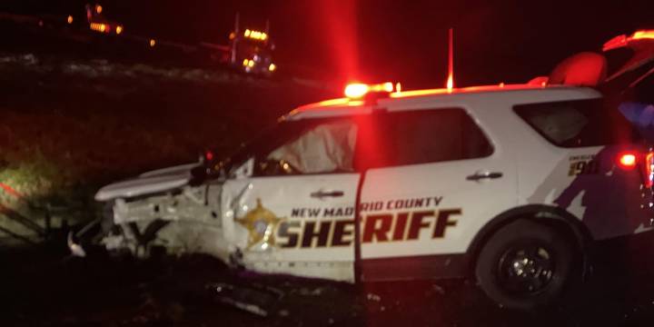 New Madrid Co. deputy vehicle hit while blocking 1 lane of Hwy. 61 due to downed power line