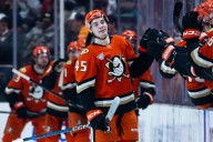 Ducks blow past Blackhawks in lopsided rout