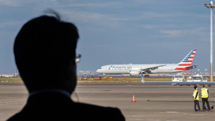 American Airlines Does Have A Clothing Ban According To Its Conditions Of Carriage: This Type Of Shirt Will Get A Passenger Kicked Off