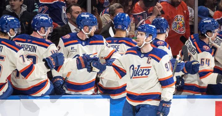 Connor McDavid has hat trick, 4 points in the Oilers' 9