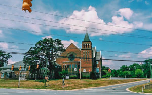 New Report Ranks 2 Carolina Towns Among The Richest in America (One is a Suburb of Charlotte)