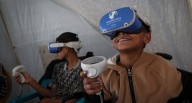 Niños traumatizados por la guerra se alejan de Gaza gracias a la realidad virtual | FOTOS | TechMed Gaza 