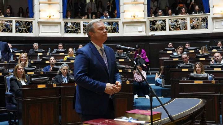 Cascallares juró como diputado provincial y se quedó con una vicepresidencia