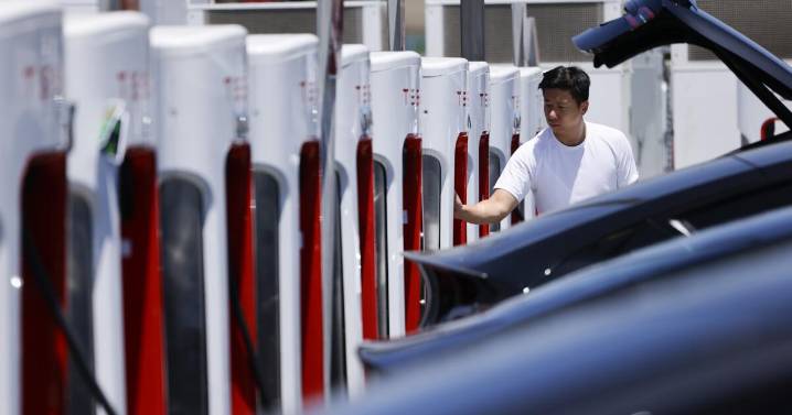 EV charger network continues to expand, and with federal funding