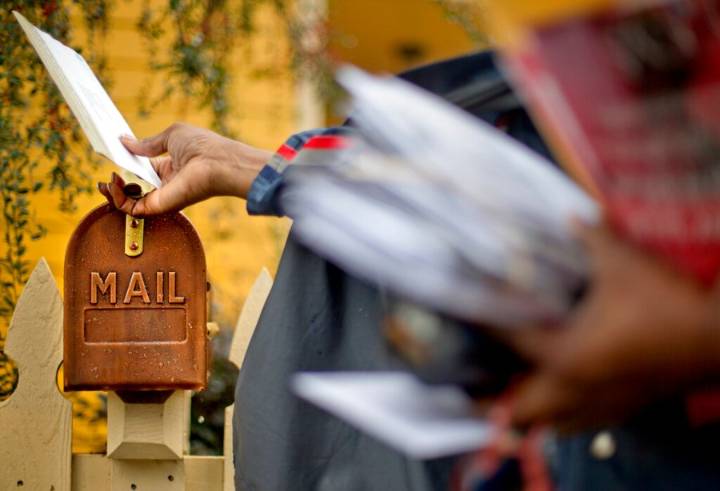 Is the family Christmas newsletter becoming a lost art? Not if America adopts these tips and acts now