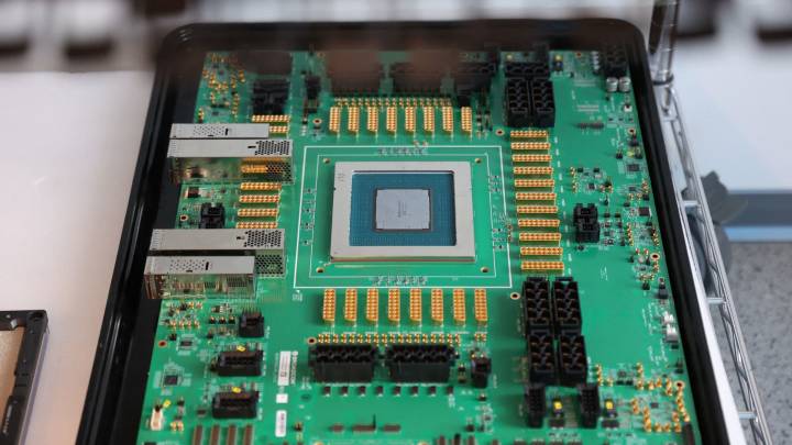 Broadcom is firing on all cylinders, and Wall Street can't get enough of the stock