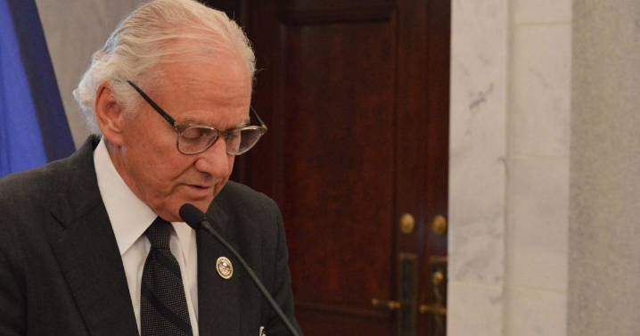 SC cuts race from consideration in government contracts