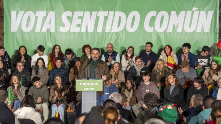 Abascal critica la "soberbia" de Guardiola y dice que "es la Irene Montero de Extremadura"