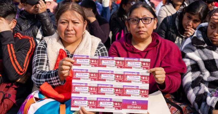 Clara Brugada entrega 35 mil nuevos vales del programa Mercomuna; van 330 mil familias beneficiadas