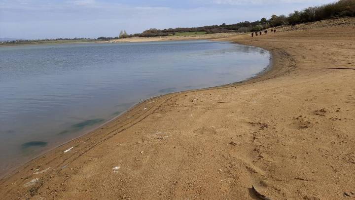 Buscan a un piragüista desaparecido en el pantano del Ebro en Cantabria