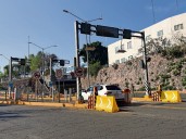 Pese a poncha llantas, buscan evadir peaje en Viaducto Elevado