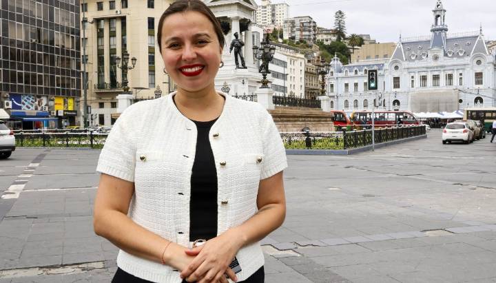 Editorial: Un nuevo Valparaíso con “aroma de mujer” y “perfume de eficiencia”