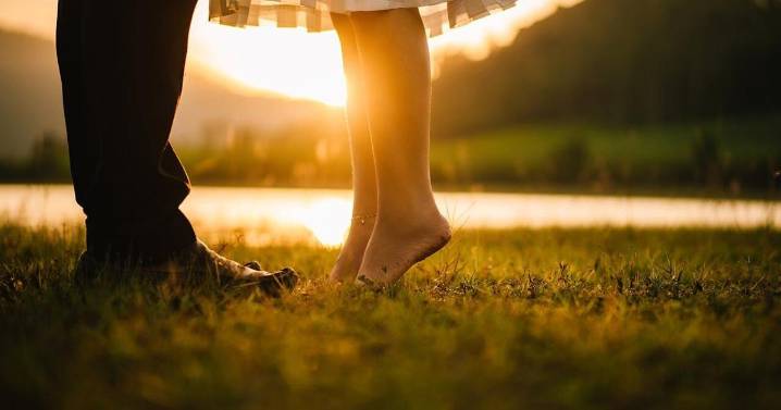 Why singles who want kids tend to find older people more attractive