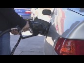 Trump moves to weaken fuel economy rules, citing lower car costs