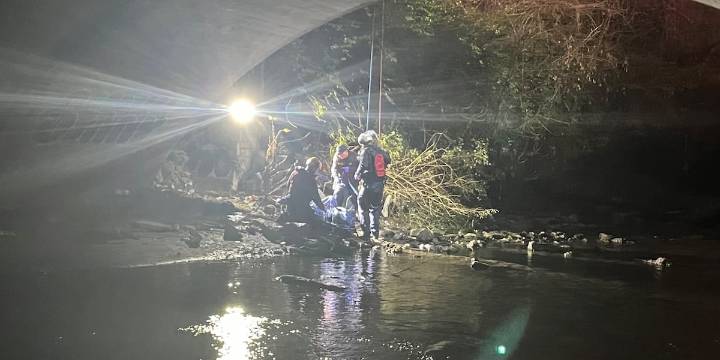 Wanted suspect rescued after diving off bridge while fleeing Nashville police