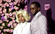 Madre de Sean “Diddy” Combs desmiente a Netflix y niega que su hijo la haya golpeado