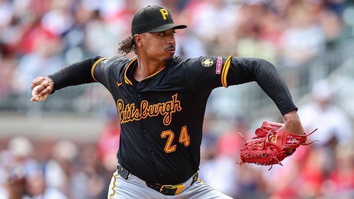 Report: Red Sox acquire RHP Johan Oviedo from Pirates in five