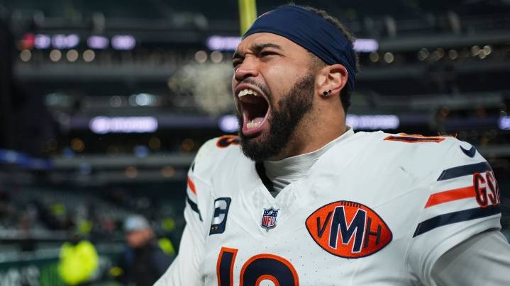 Bears face Packers at Lambeau Field with NFC North lead in the balance