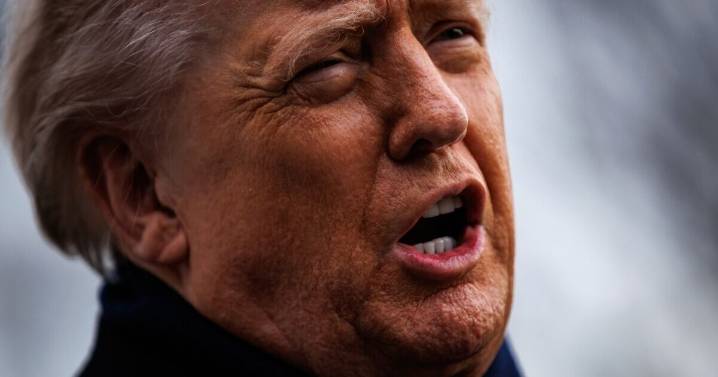 Donald Trump threatens 'serious retaliation' after ISIS kills three Americans