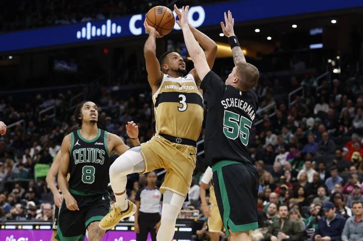 Deadspin | Undermanned Wizards take on Hawks following historic loss