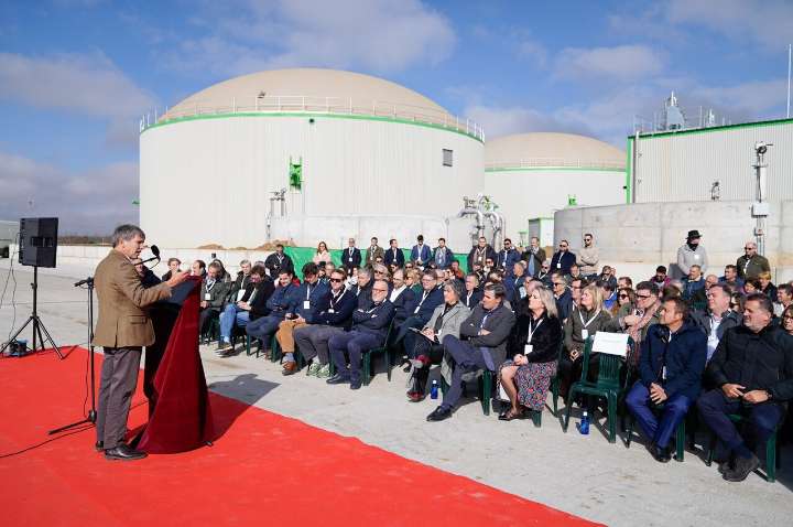 AGR inaugura en La Calahorra la primera planta agroindustrial de biometano
