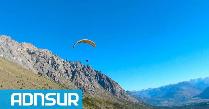 19:47 Un parapentista cayó en una zona de difícil acceso y es intensamente buscado en El Bolsón