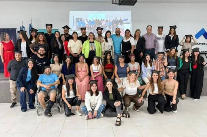 Más de 30 jóvenes neuquinos, egresados como transformadores sociales