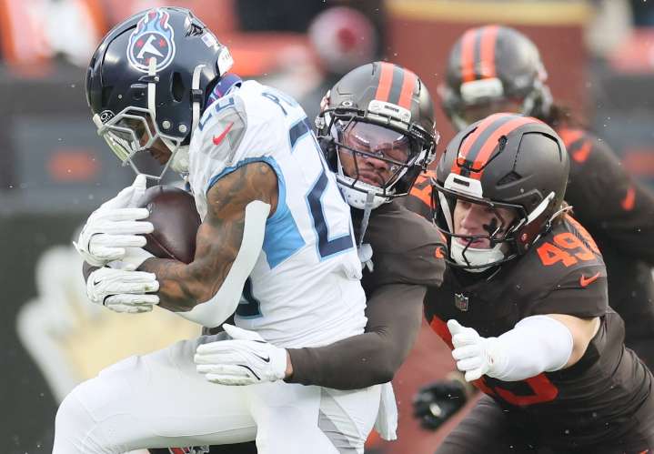 How the Browns’ run defense broke down in loss to Titans