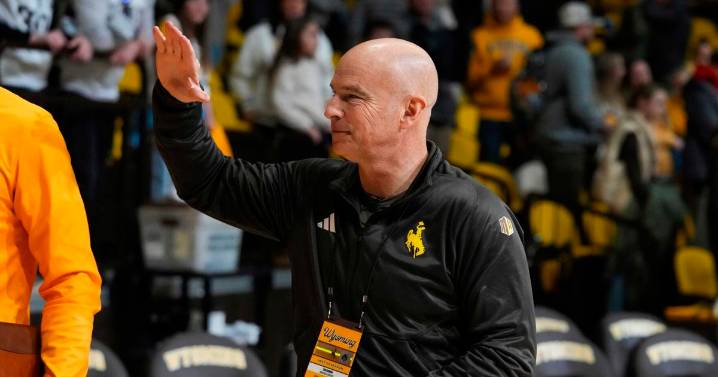 Wyoming AD Burman: Jay Sawvel to return for 3rd season with Cowboys