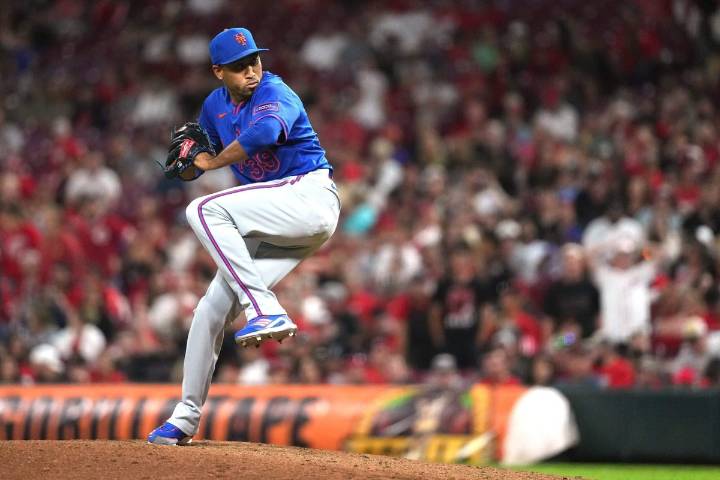 Edwin Díaz signs three-year, $69 million deal with the Dodgers: Sources