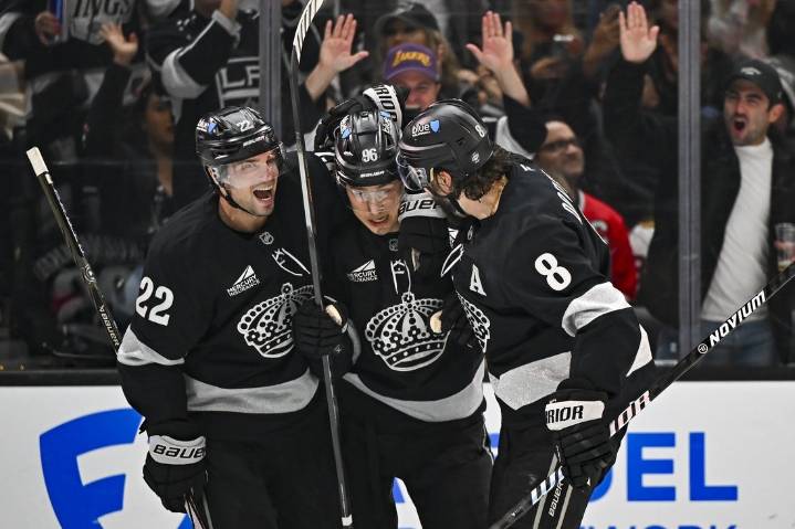 Deadspin | Mammoth prepare for visit from '10 pounds lighter' Kings