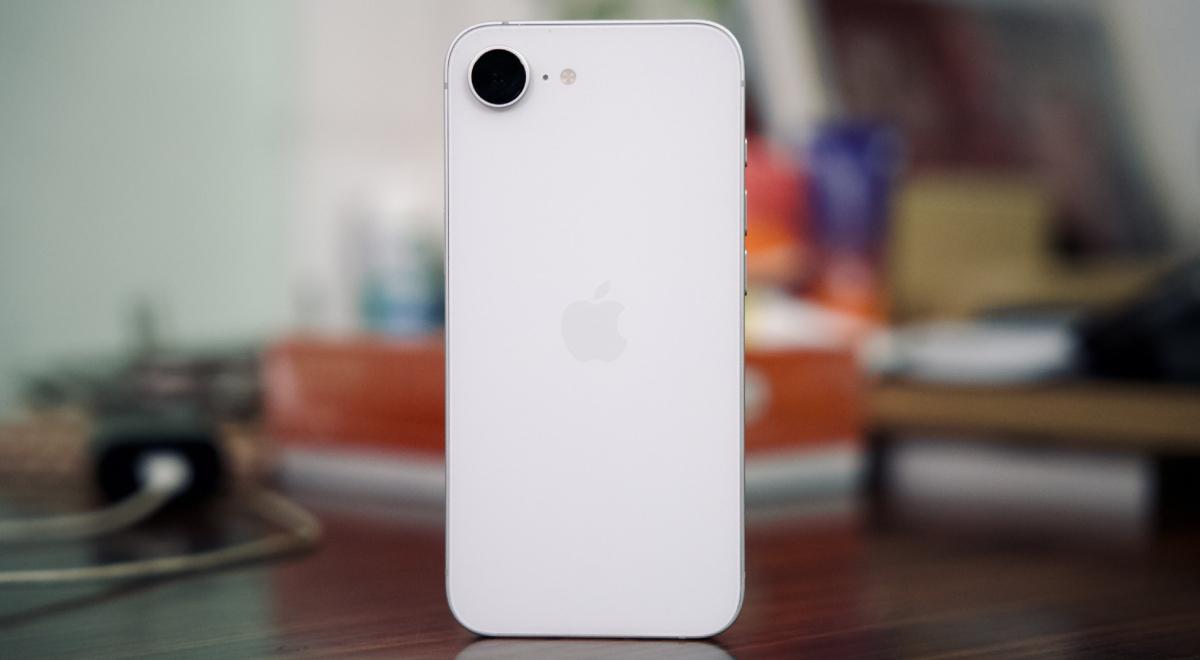 Este teléfono de Apple de 2025 está en OFERTA en Perú y solo cuesta 1000 soles: ¿vale la pena comprarlo?