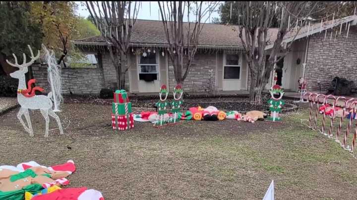 Christmas decorations stolen from award-winning Windcrest home display