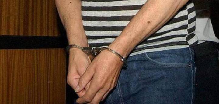 Arrestan a agresivo sujeto