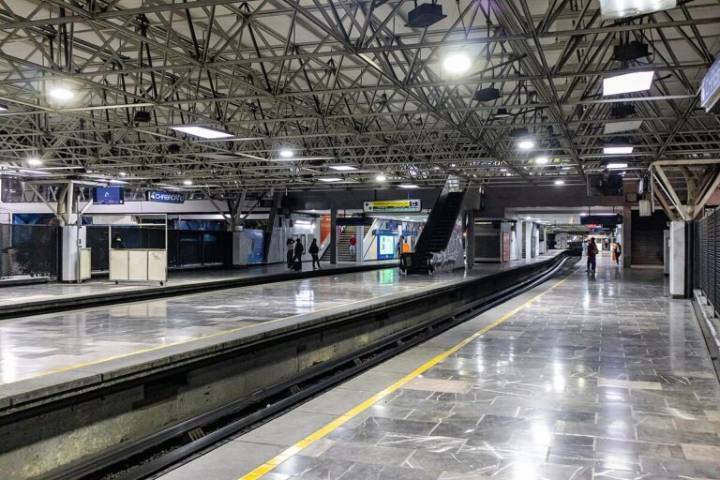 Cdmx: Un hombre esperaba el Metro cuando murió de manera repentina