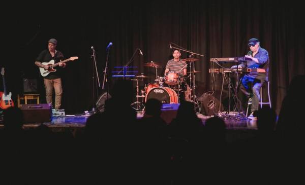 Se presenta Morgan Threeman en concierto